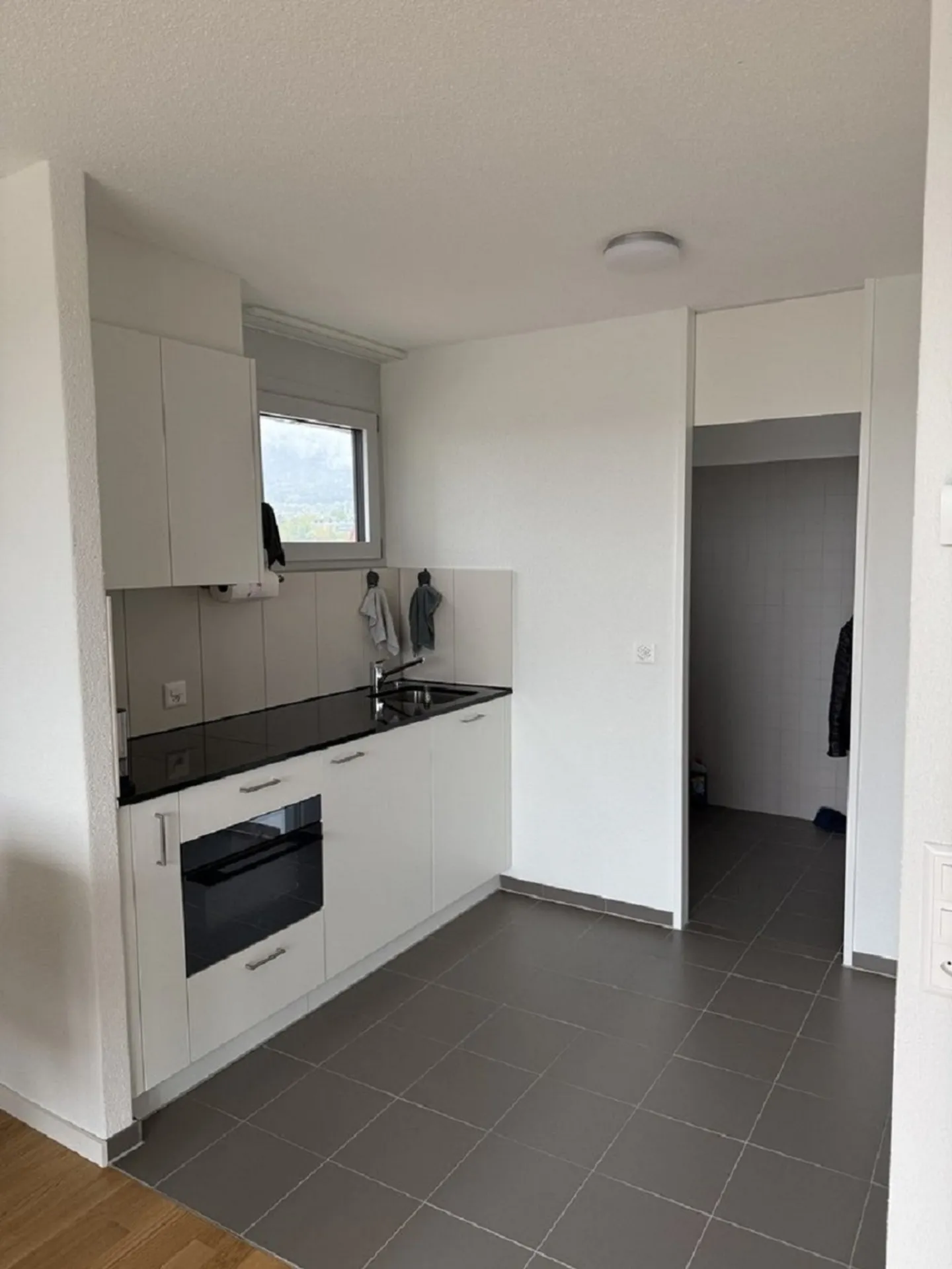 Modern 1-room apartment with balcony in Solothurn - available immediately! - Photo 13 of 13