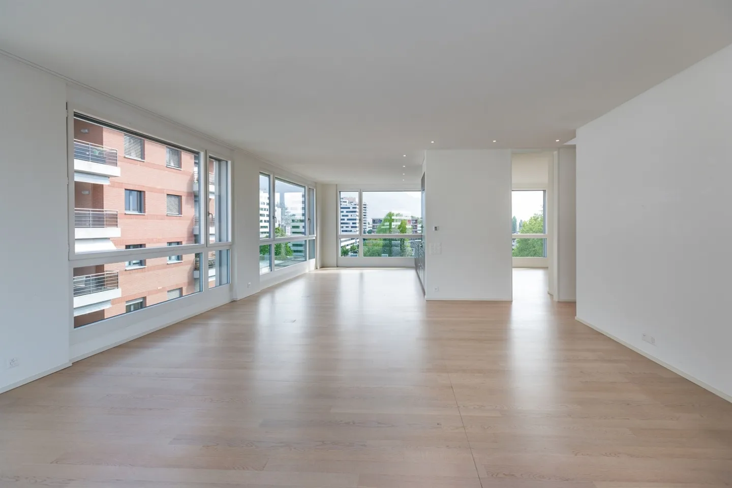 Elegantes Penthouse in Locarno - Foto 3 von 11