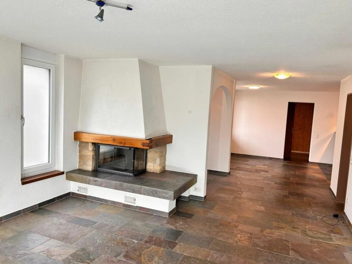 3.5 Room Terrace Apartment with 2 Garages - Photo 4 of 10