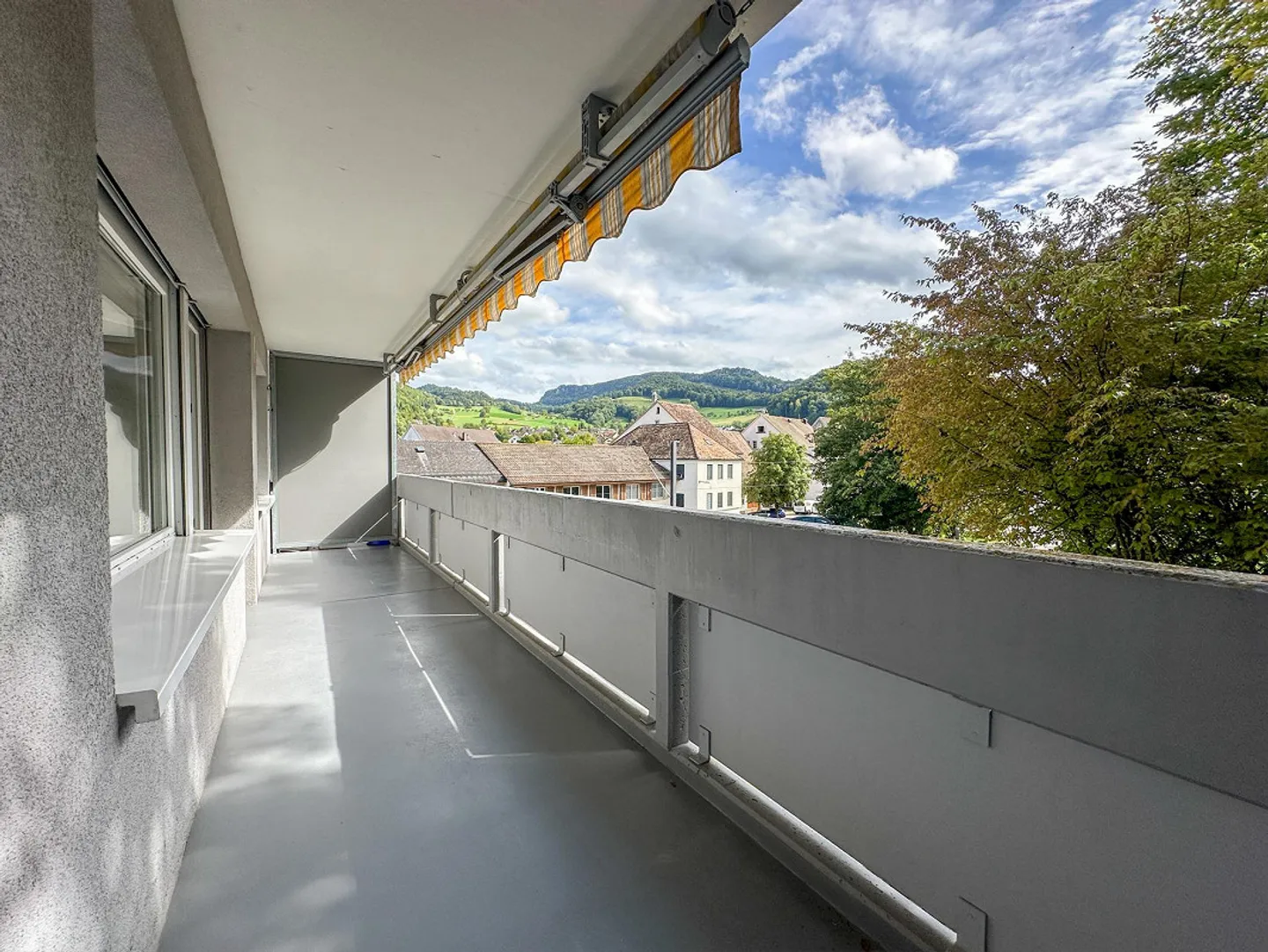 Bright 4-room apartment in Oberdorf with balcony - Photo 2 of 12