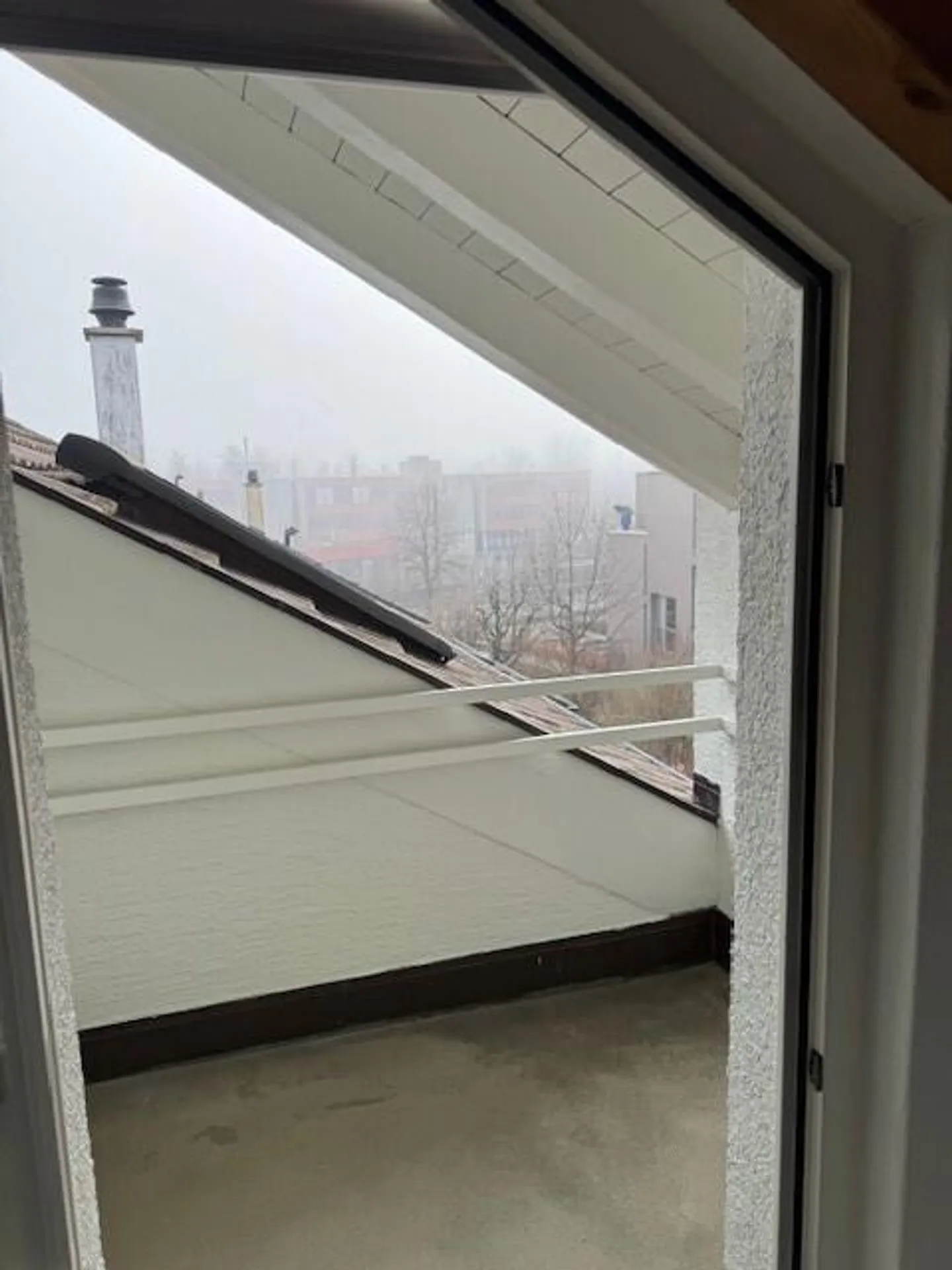 Incantevole appartamento mansardato con camino a 2 camere - Foto 7 di 7