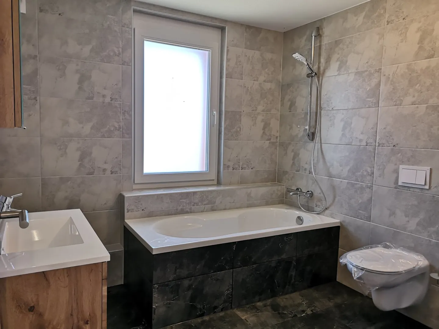 New apartment on the 1st floor with covered terrace, with a view. - Photo 6 of 18