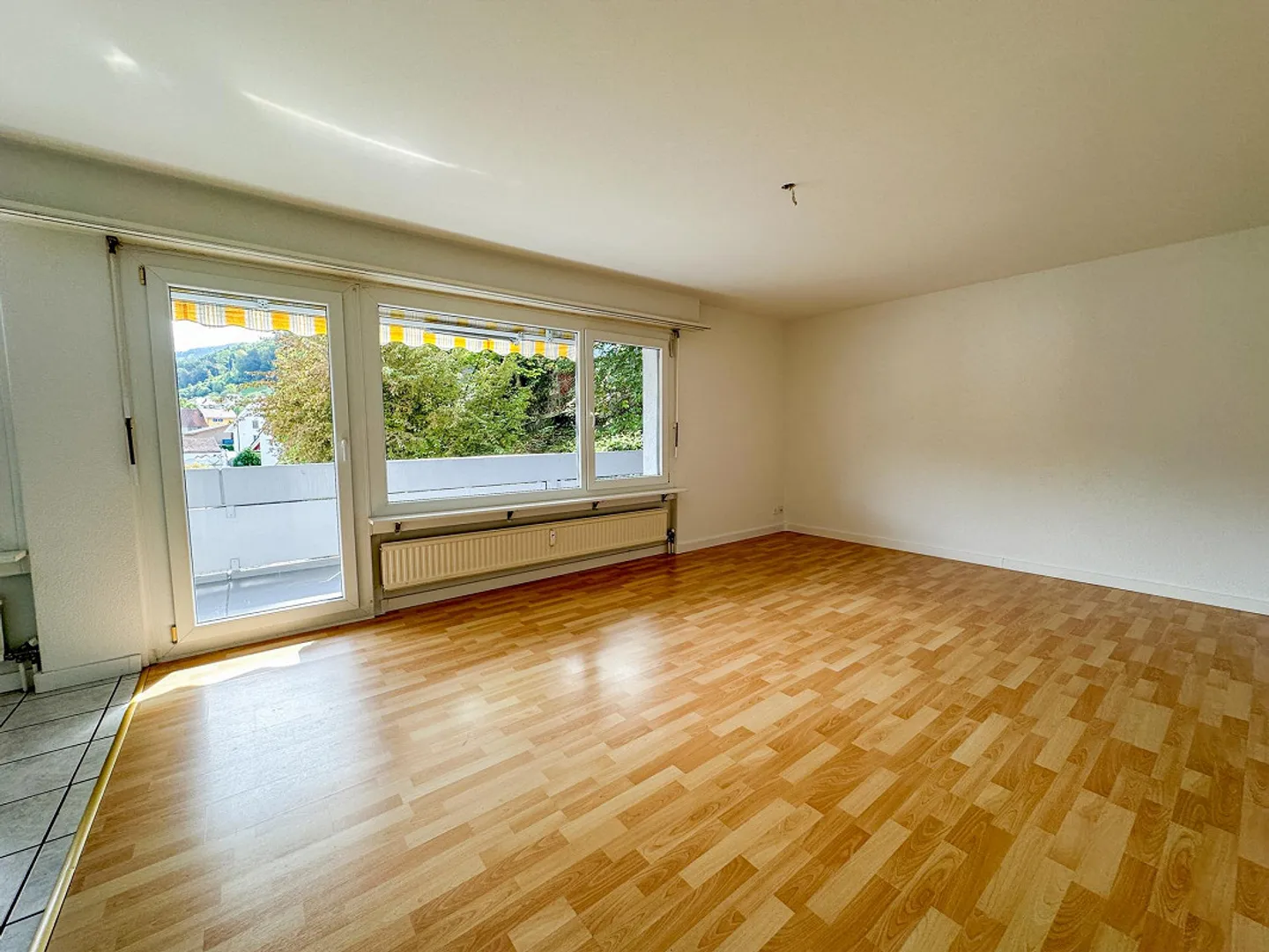 Bright 4-room apartment in Oberdorf with balcony - Photo 3 of 12