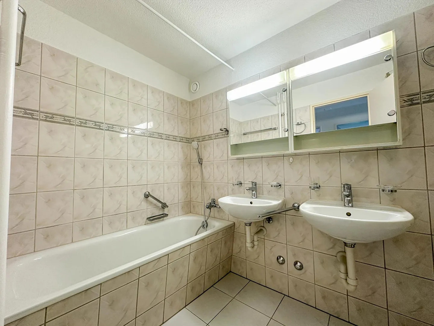 Bright 4-room apartment in Oberdorf with balcony - Photo 7 of 12