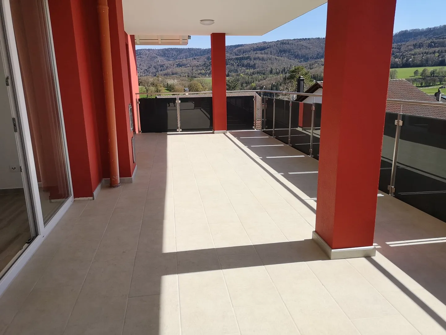 New apartment on the 1st floor with covered terrace, with a view. - Photo 14 of 18