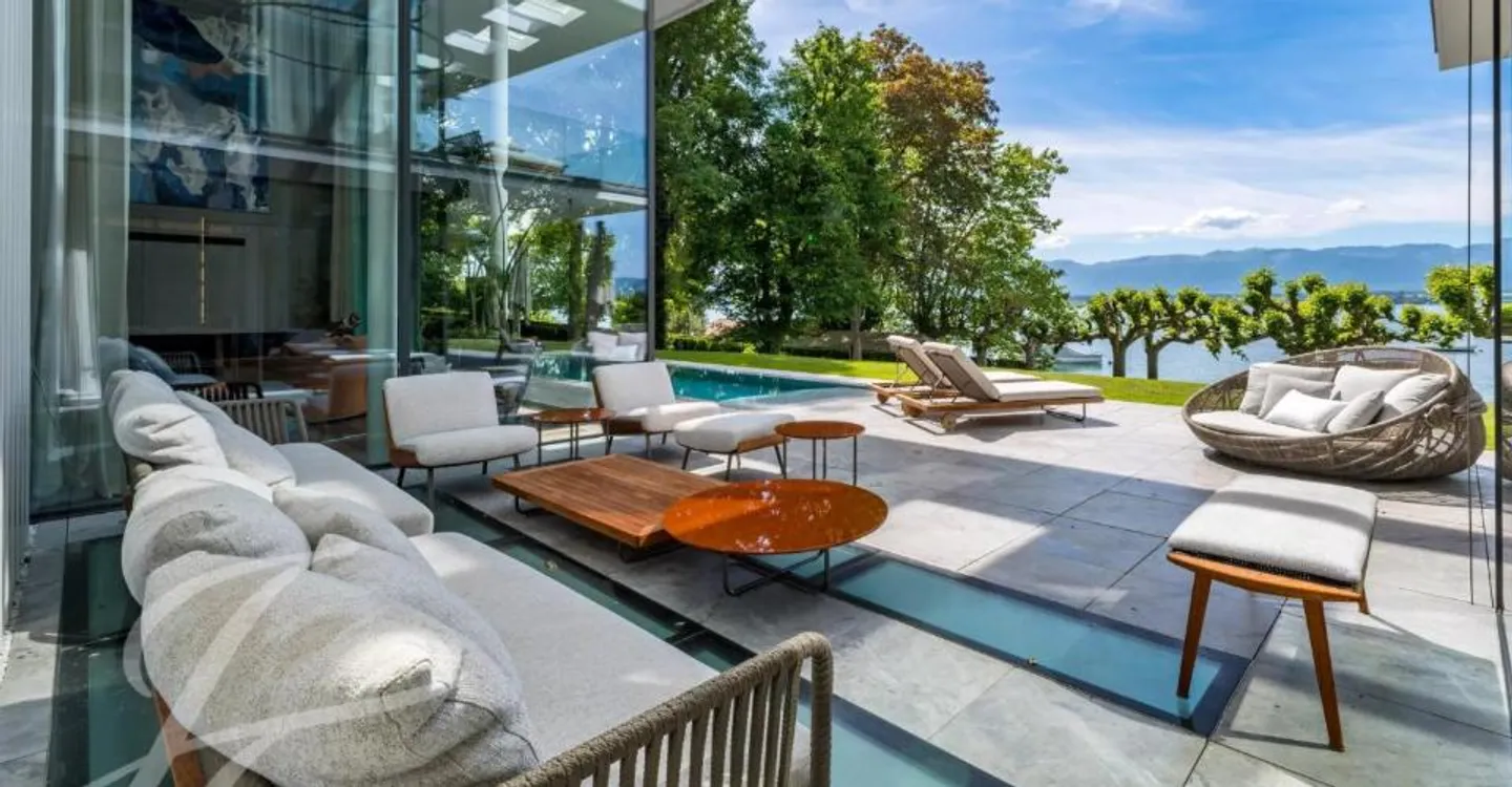 Luxury Villa with Lake Access - Photo 2 of 12