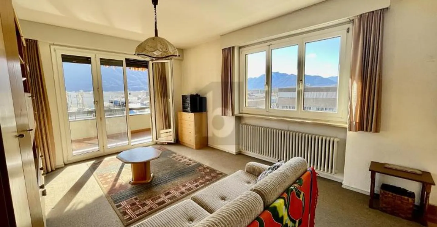 Comfortable and with Balcony - Photo 2 of 5