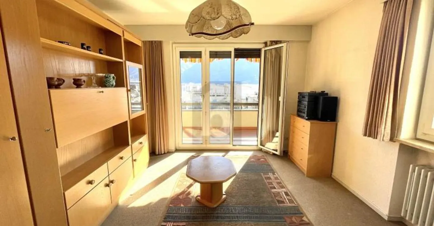 Comfortable and with Balcony - Photo 4 of 5