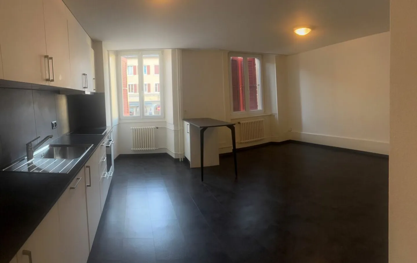 Schöne renovierte 2,5-Zimmer-Wohnung im 1. Stock am Marktplatz - Foto 1 von 6