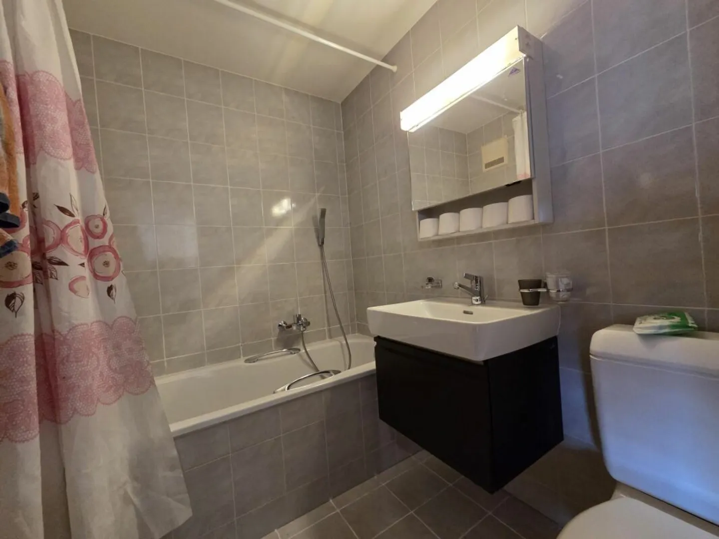 1.5 room studio on the 1st floor with outdoor parking space - Photo 3 of 3