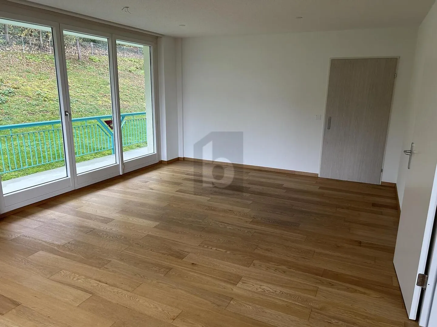 ARBEITSPLATZ MIT AUSSICHT AUF DEN ZÜRICHSEE - Foto 2 von 6