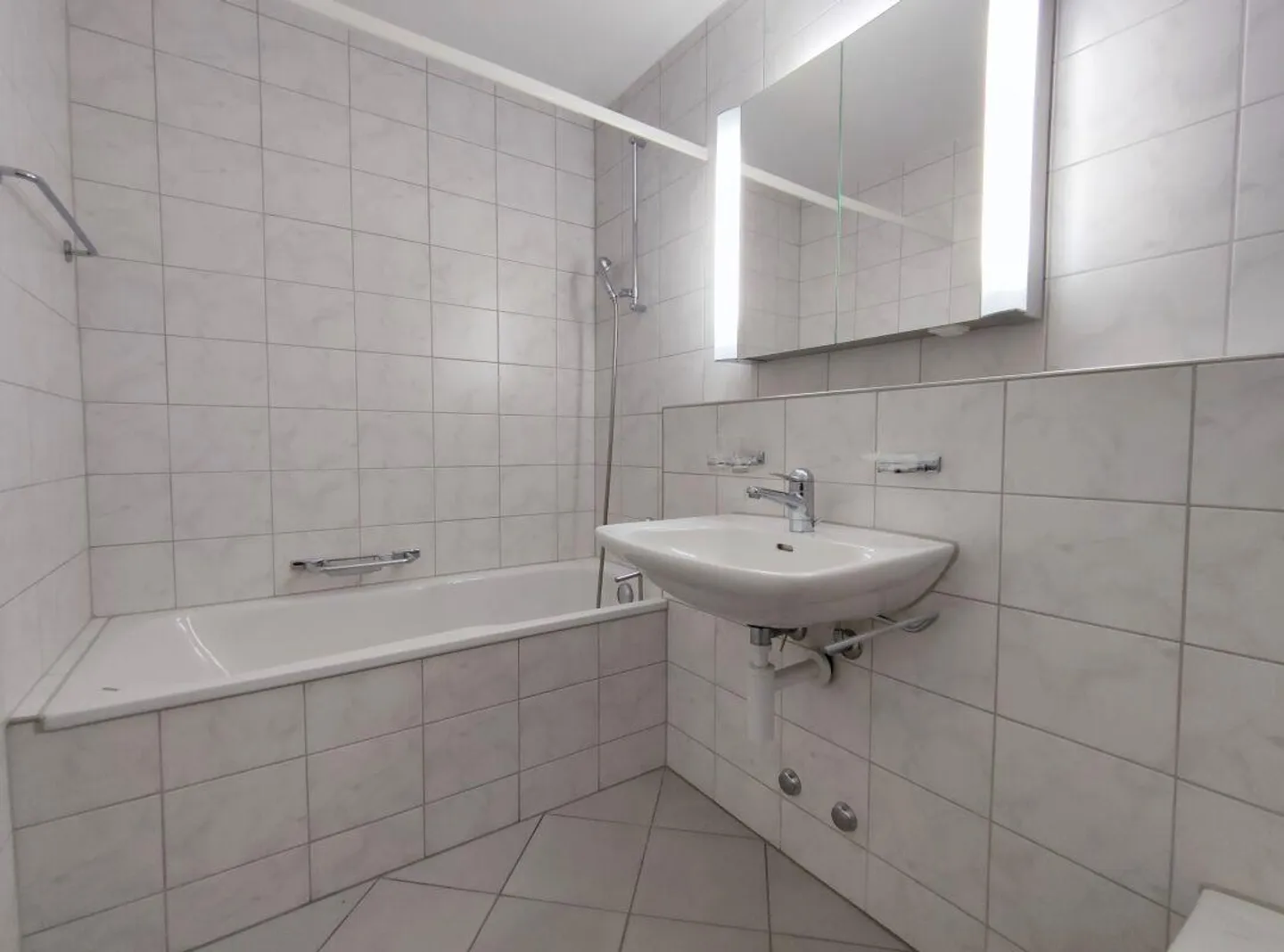 Charmante Wohnung mit Aussicht - Foto 3 von 7