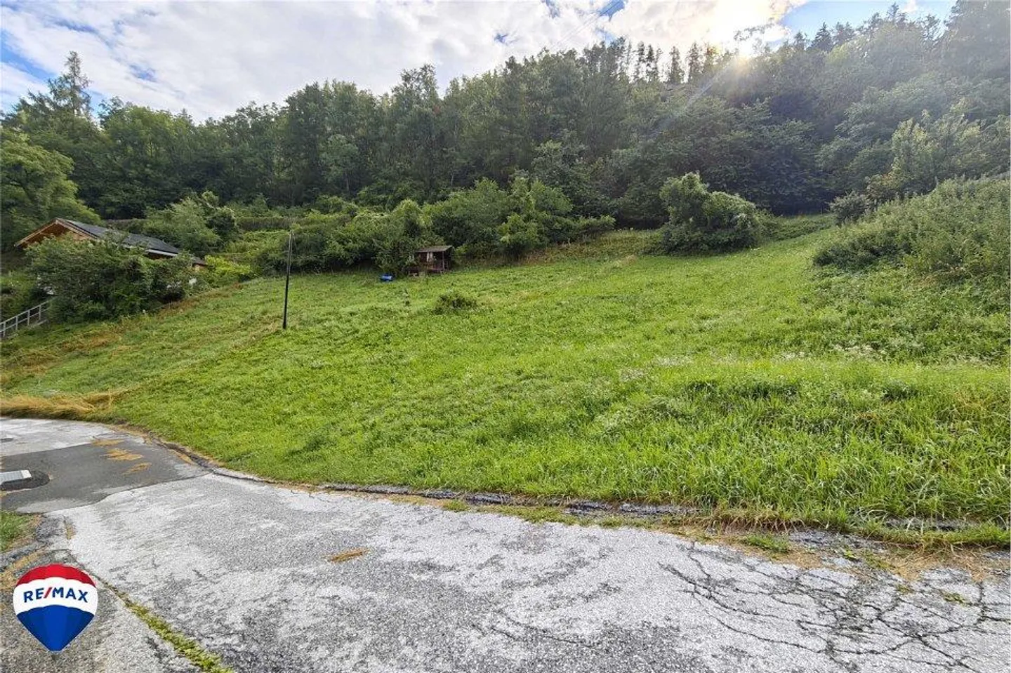 Förderung einer Villa und zweier Reihenhäuser zu bauen - Foto 6 von 7
