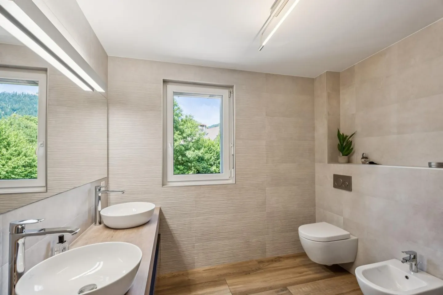 Modernes Familienhaus mit Garten - Foto 6 von 11