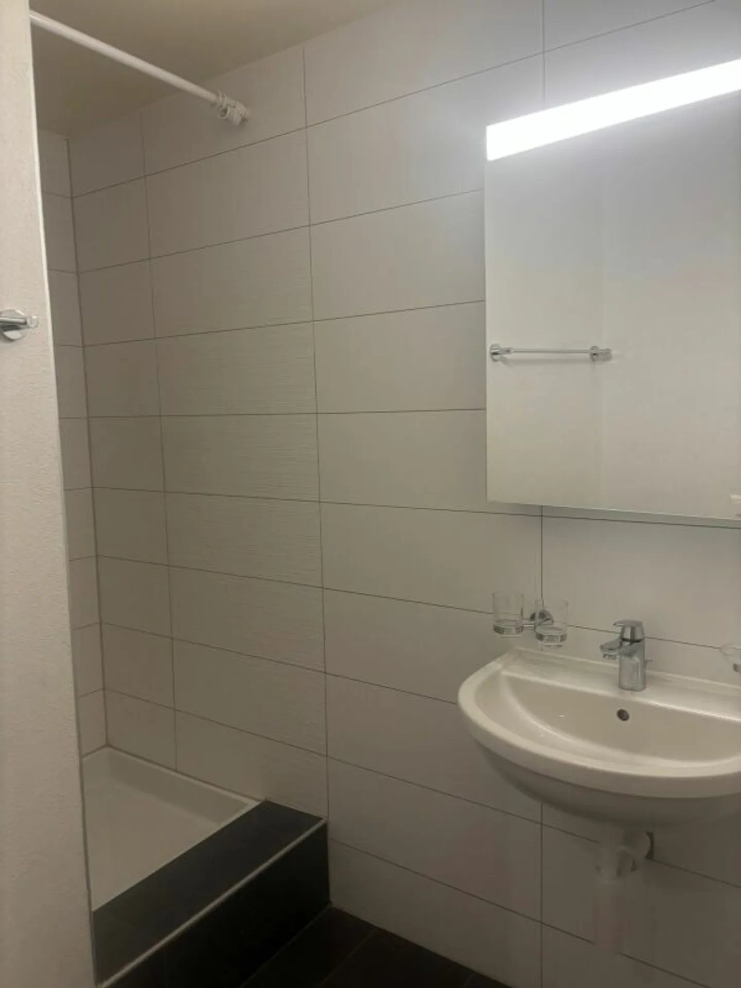 Schöne renovierte 2,5-Zimmer-Wohnung im 1. Stock am Marktplatz - Foto 3 von 6