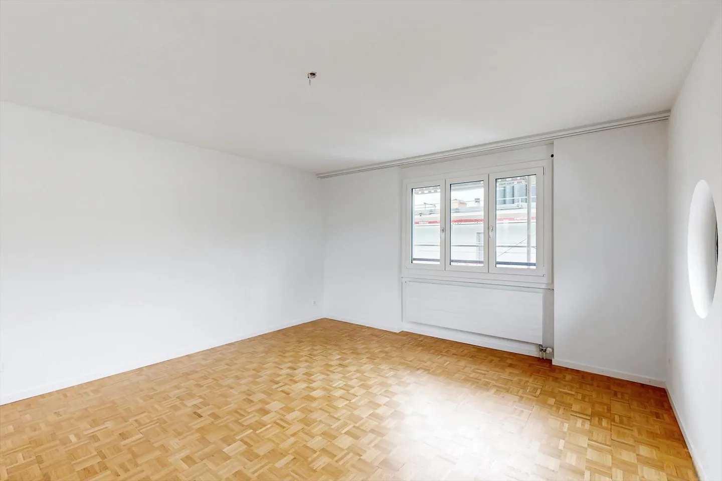 Attractive Maisonette Apartment - Photo 5 of 12
