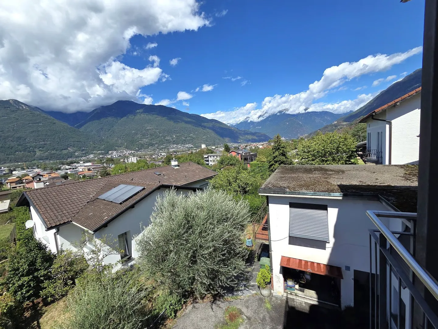 Palazzina con 4 appartamenti + casetta da riattare - Photo 10 sur 15