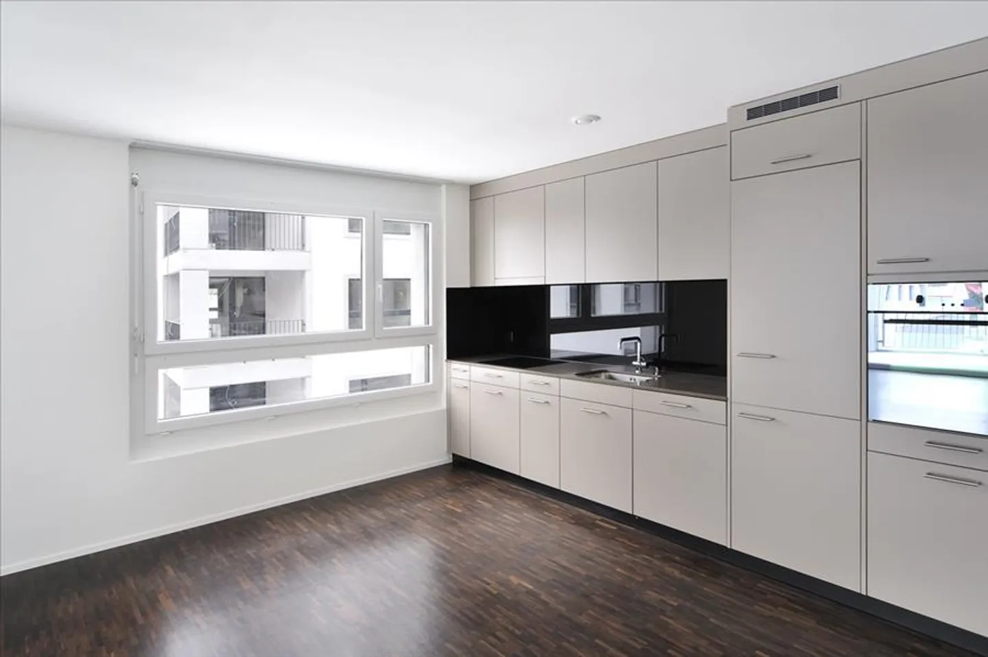 Central Location - Here I Am Home! - Photo 4 of 9