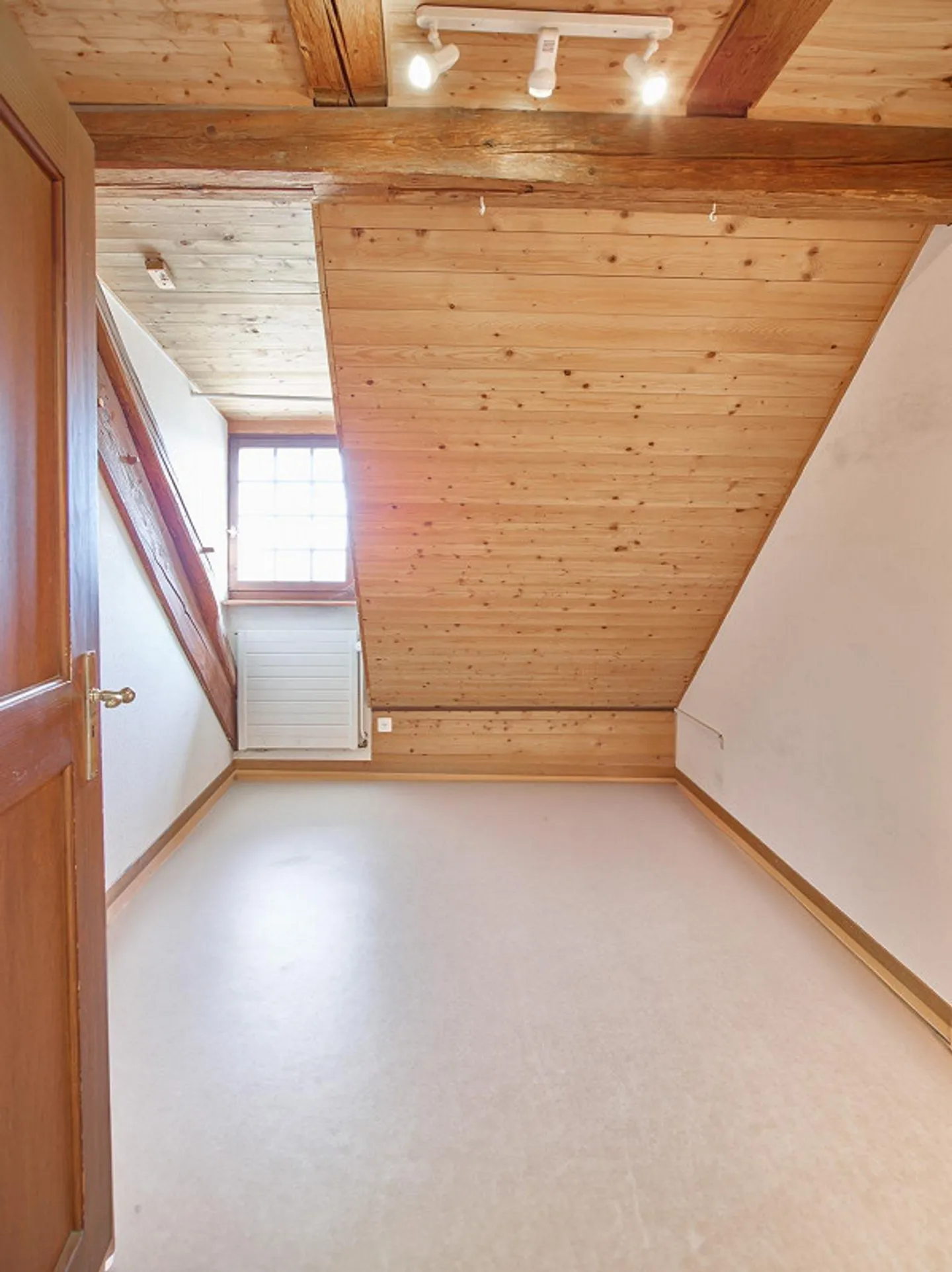 Appartamento mansardato ristrutturato - Foto 23 di 27