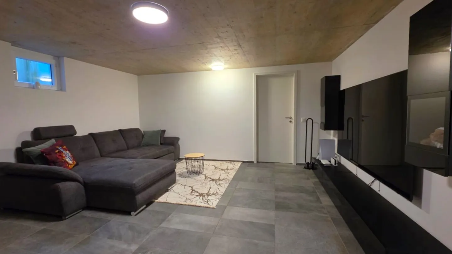 Modern single-family villa with spacious garden in a quiet location in Golino - Photo 14 of 14