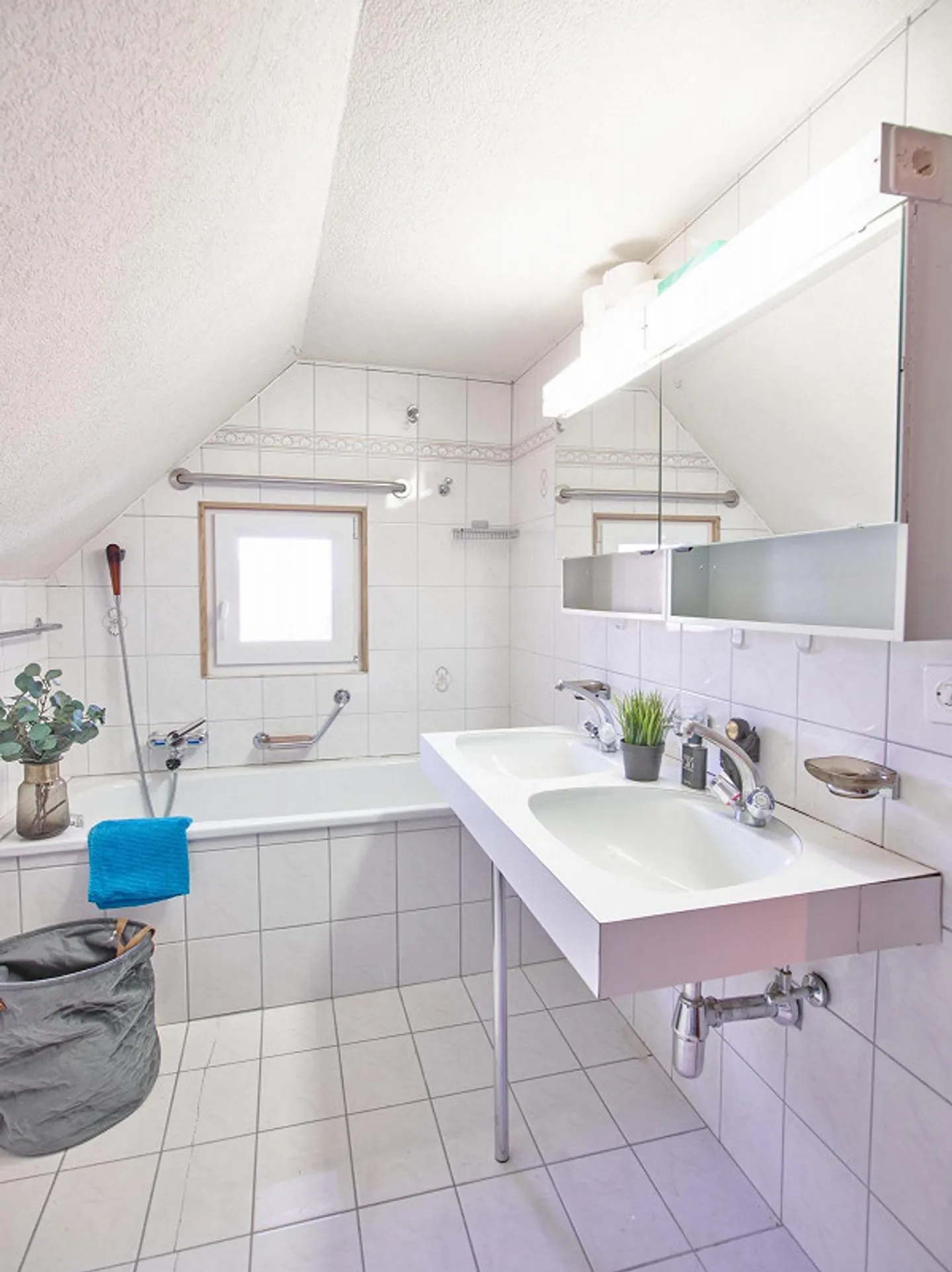 Appartamento mansardato ristrutturato - Foto 25 di 27