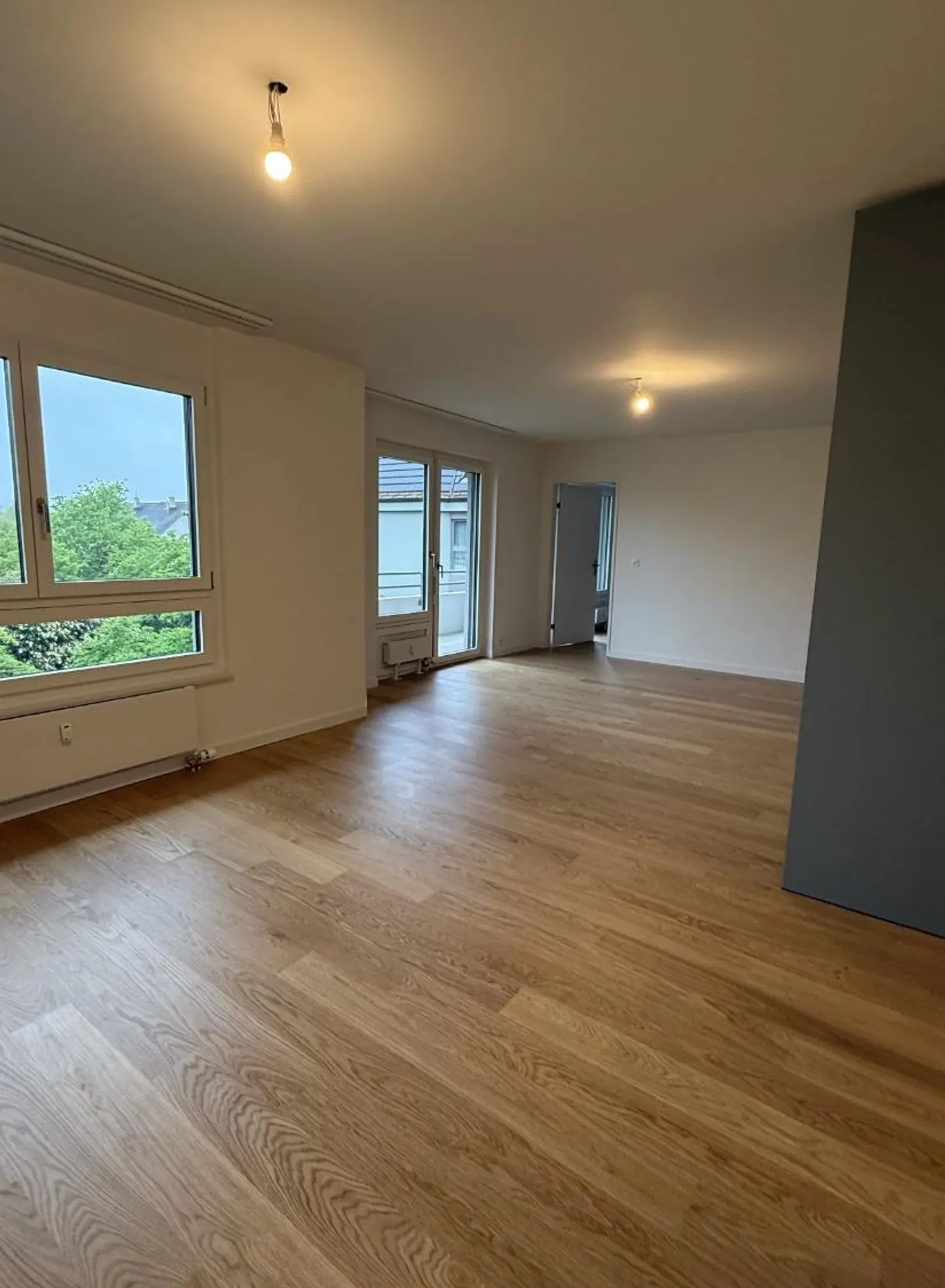 Appartement de 2,5 pièces récemment rénové - Photo 2 sur 7