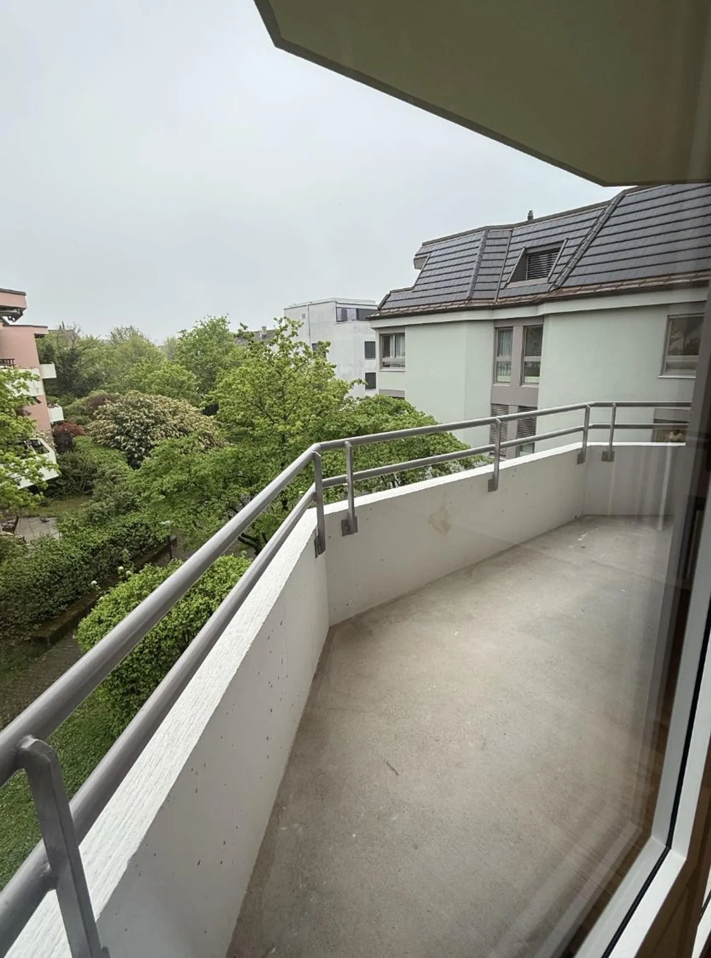 Appartement de 2,5 pièces récemment rénové - Photo 7 sur 7