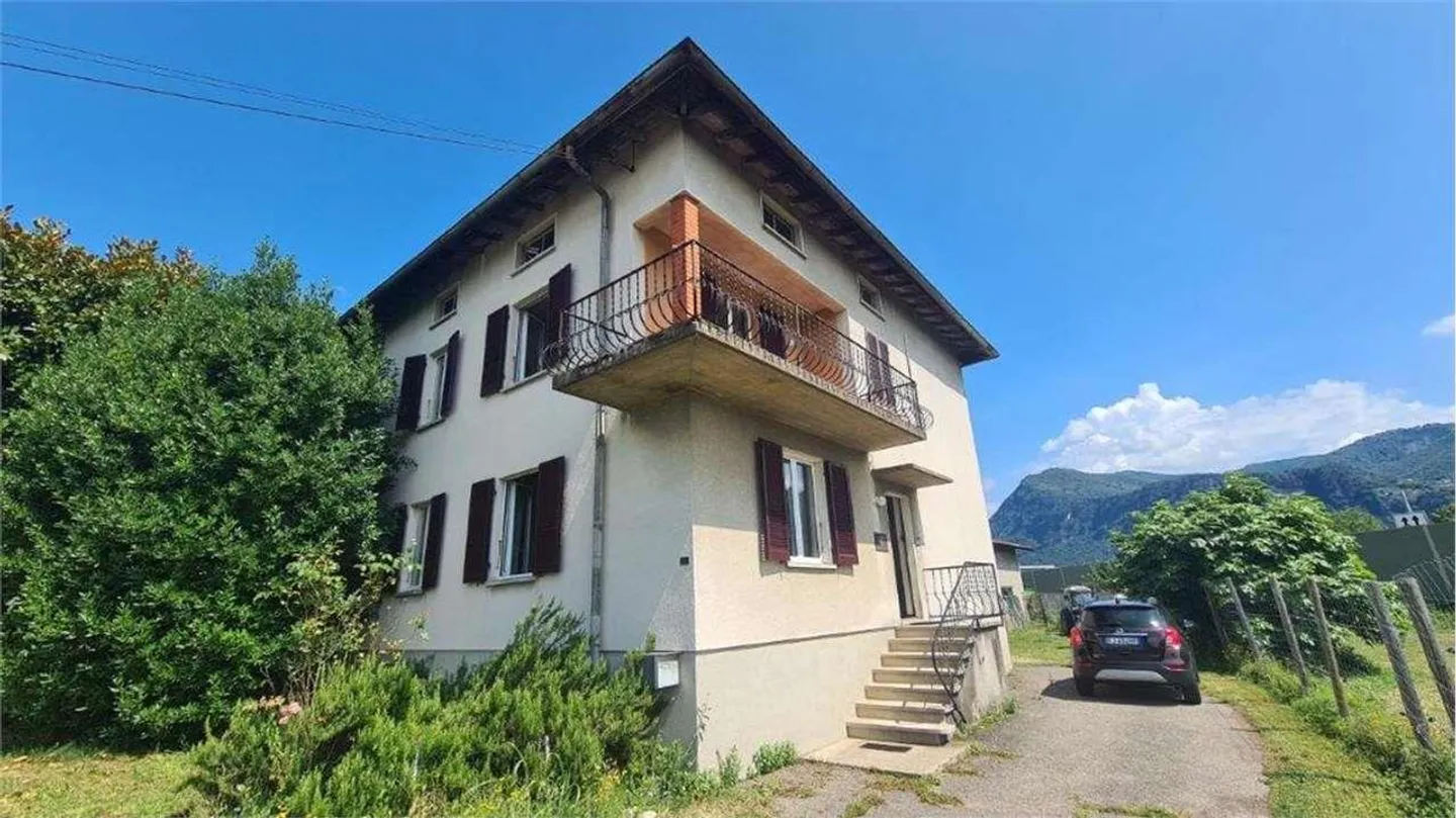 MENDRISIO : maison bifamiliale avec terrain - Photo 1 sur 6