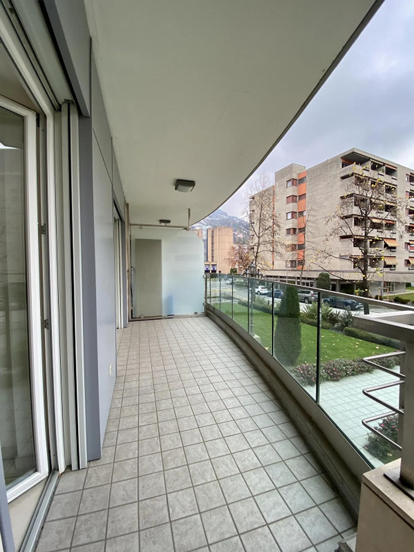 ZENTRAL MÖBLIERTE ZWEI-ZIMMER-WOHNUNG - MAXIMAL 10 MONATE MIETE KEINE RESIDENZ - Foto 4 von 6