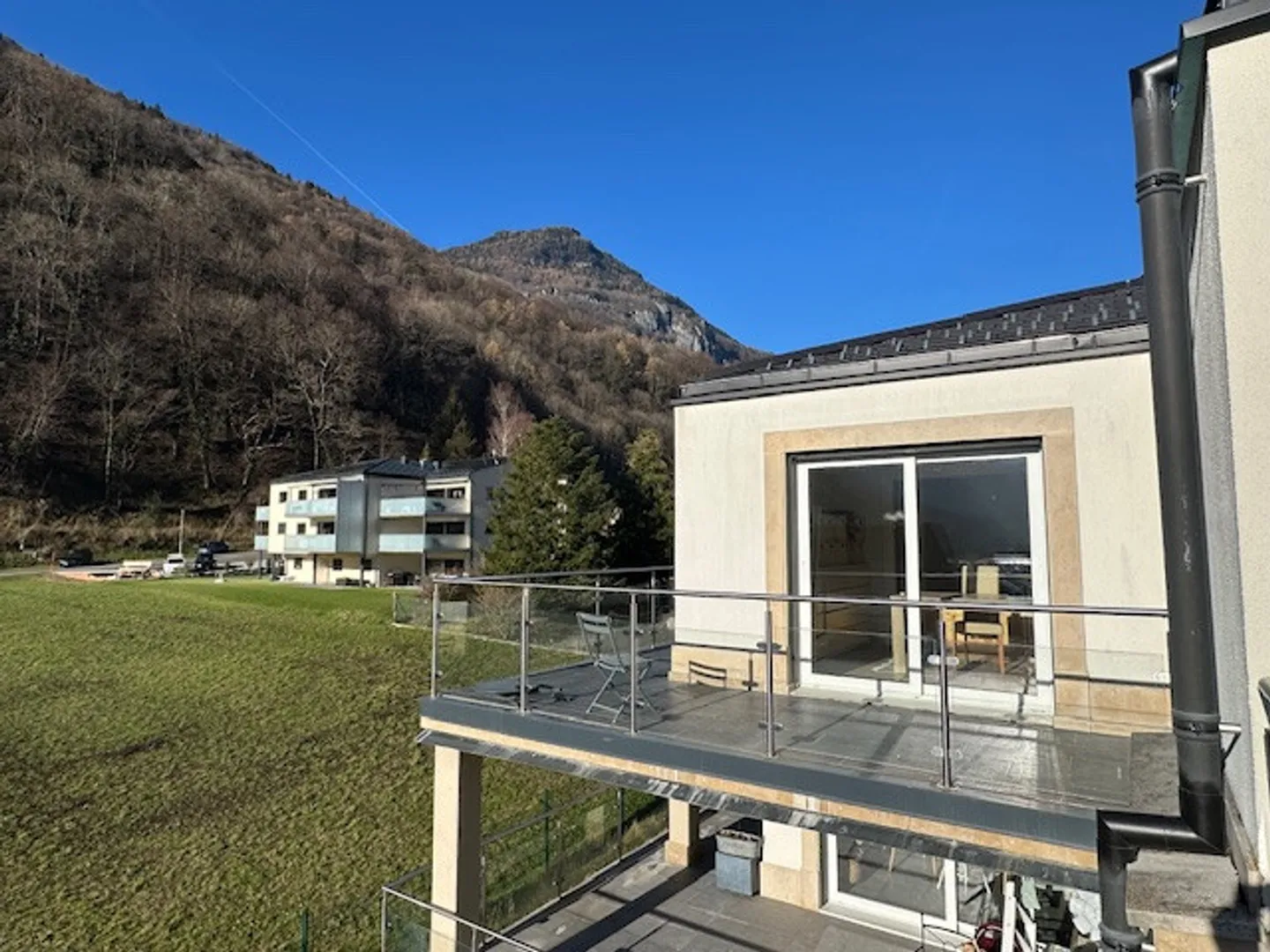 SCHÖNE PENTHOUSE-WOHNUNG IM ZENTRUM DES DORFES EVIONNAZ - Foto 12 von 15