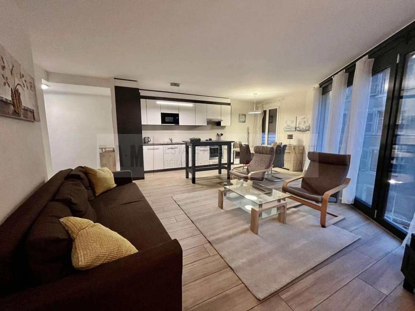 Appartement entièrement meublé (ou non meublé) proche de tout - Photo 4 sur 8