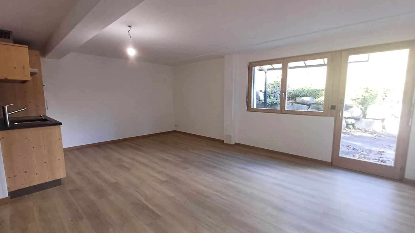 Chalet entièrement rénové avec beau jardin - Photo 23 sur 27