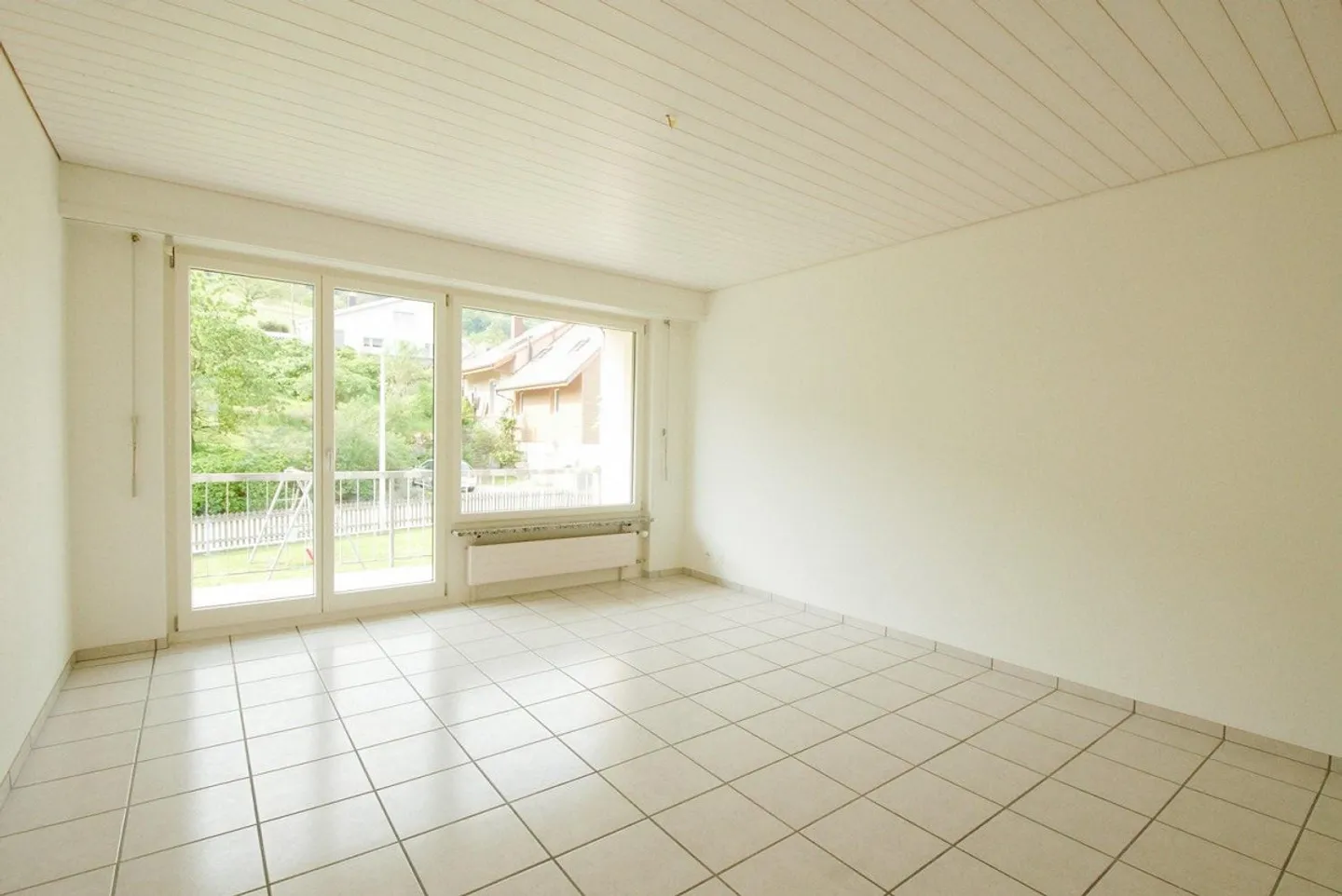 Sunny 4-room apartment in a paradise location in Nunningen - Photo 2 of 13