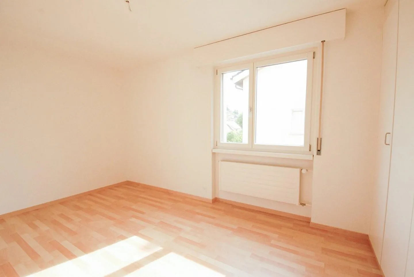 Sunny 4-room apartment in a paradise location in Nunningen - Photo 8 of 13