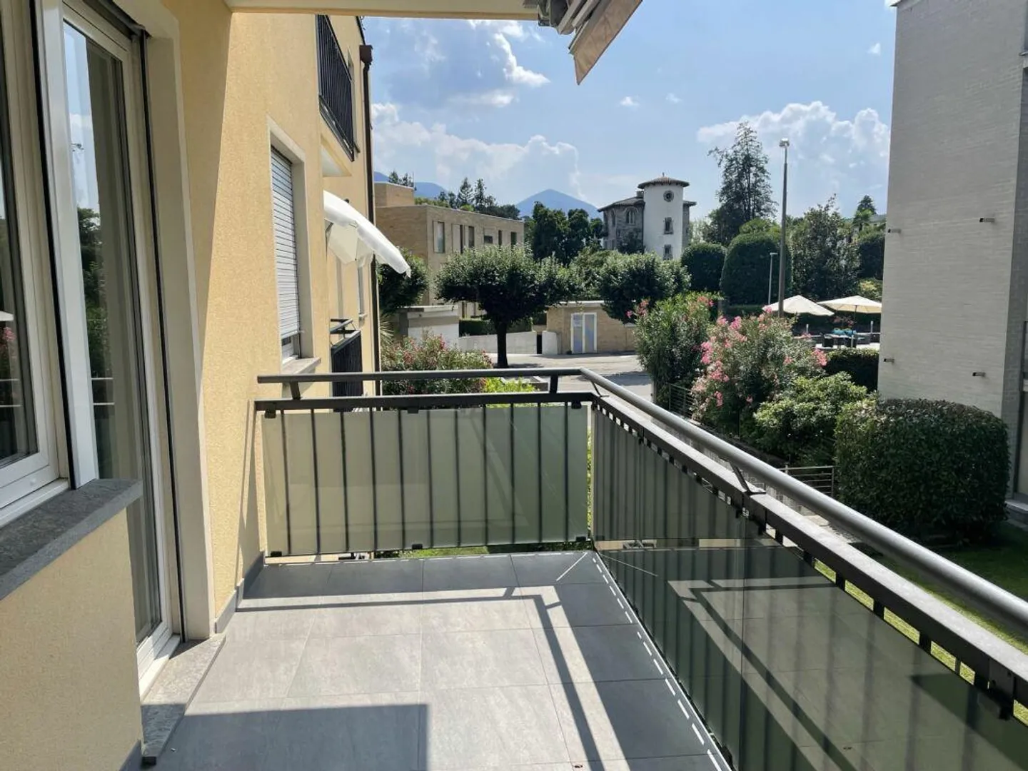 ASCONA - 3 1/2 Room Apartment, Ideal Location between Piazza and Lido Golf Course - Photo 2 of 10