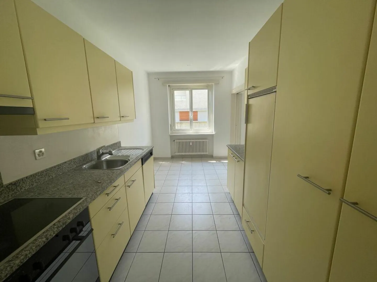 ASCONA - 3 1/2 Room Apartment, Ideal Location between Piazza and Lido Golf Course - Photo 4 of 10