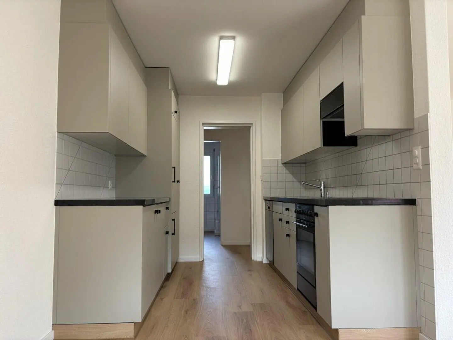 Spacious, family-friendly apartment - Photo 3 of 8