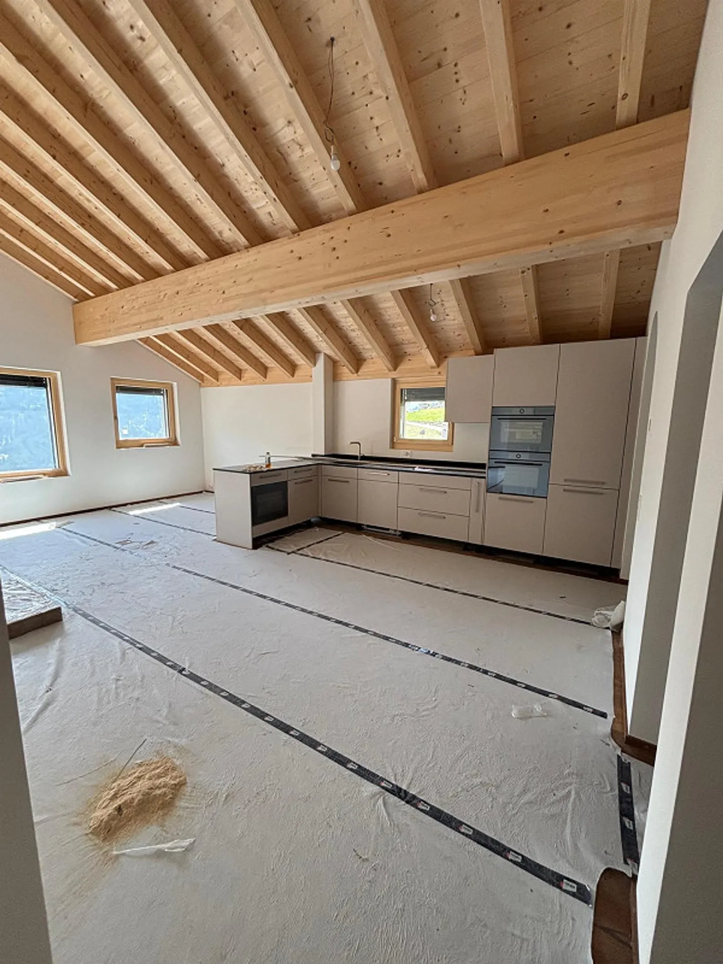 Bellissimo appartamento per le vacanze in mansarda di 3,5 stanze - Foto 2 di 13