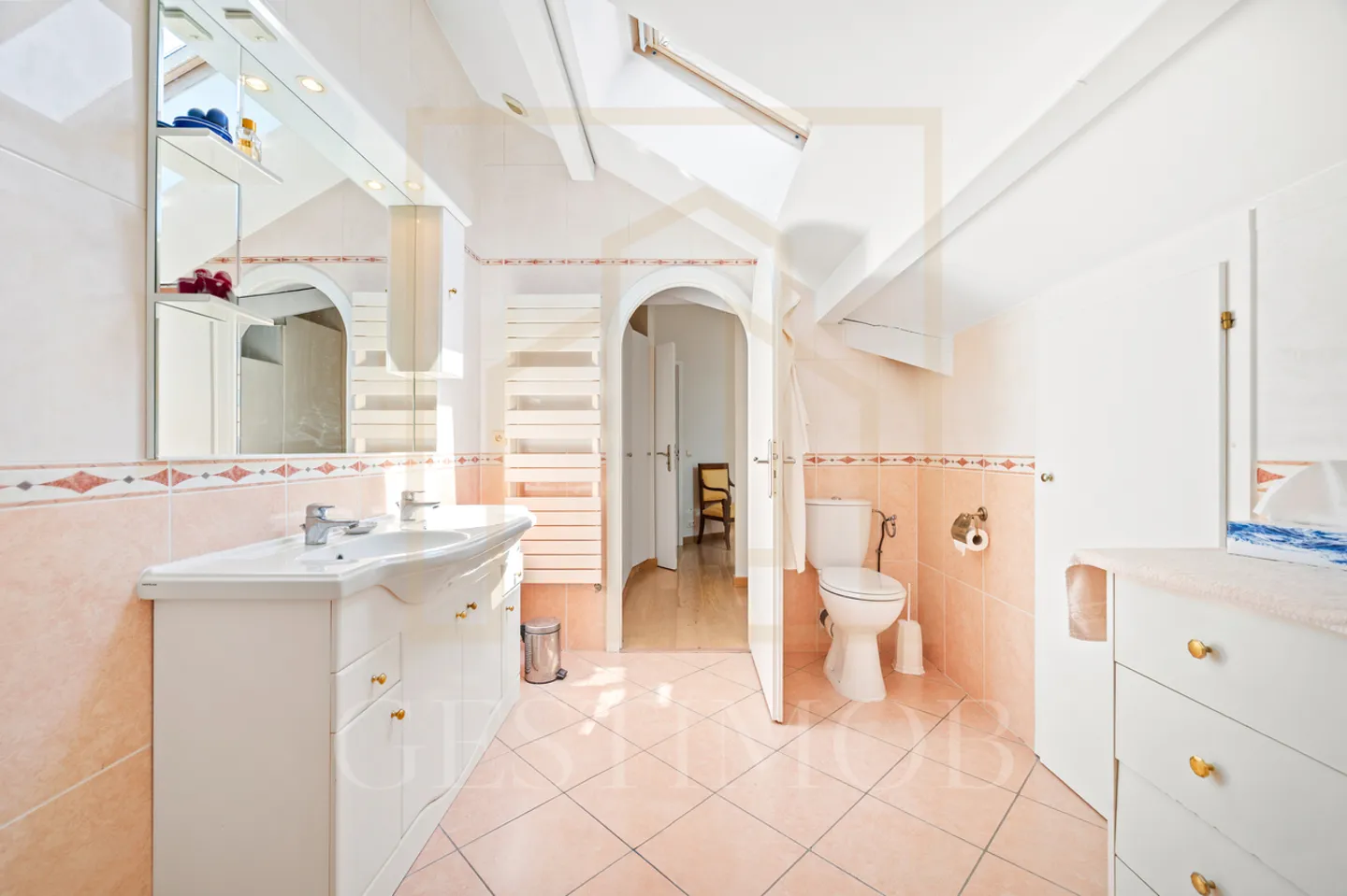 DIVONNE-LES-BAINS: MAGNIFICENT HOUSE WITH POOL & JACUZZI - Photo 13 of 13