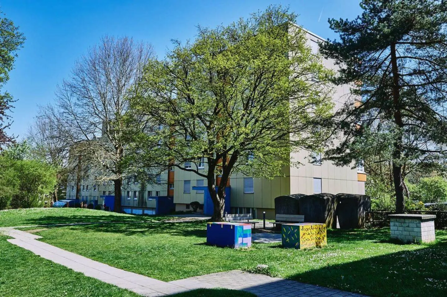 Bright apartment in a great location - Photo 1 of 9