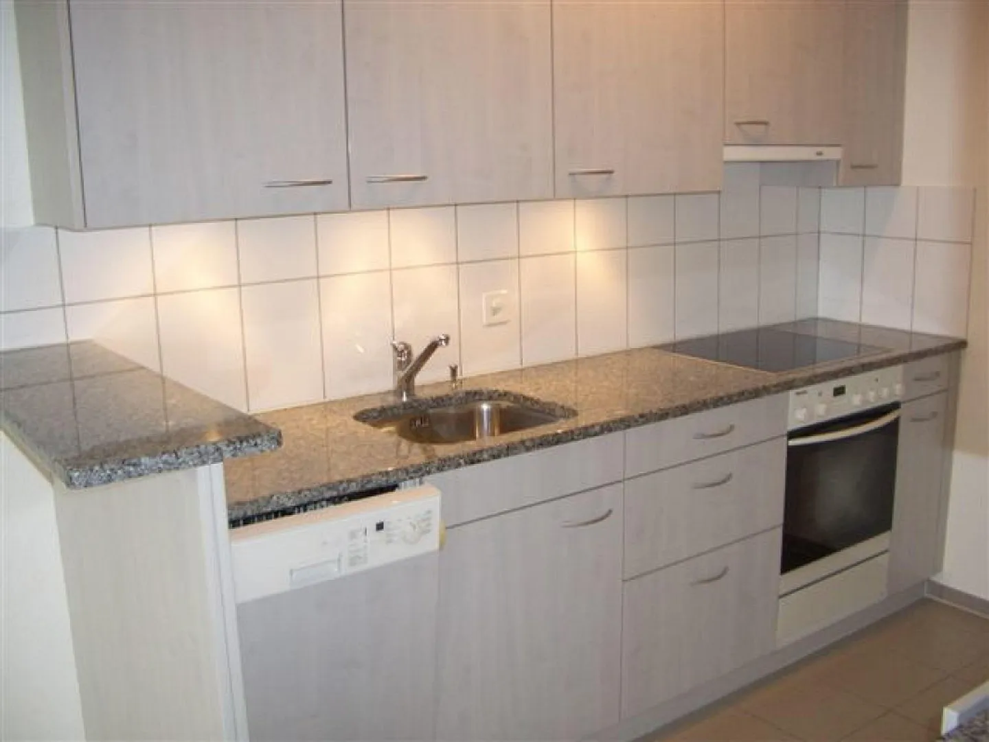 Appartamento 3.5 locali con due balconi a Langendorf - Foto 2 di 6