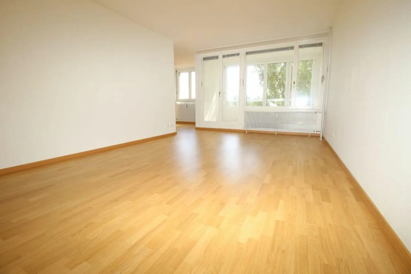 Bright apartment in a great location - Photo 4 of 9