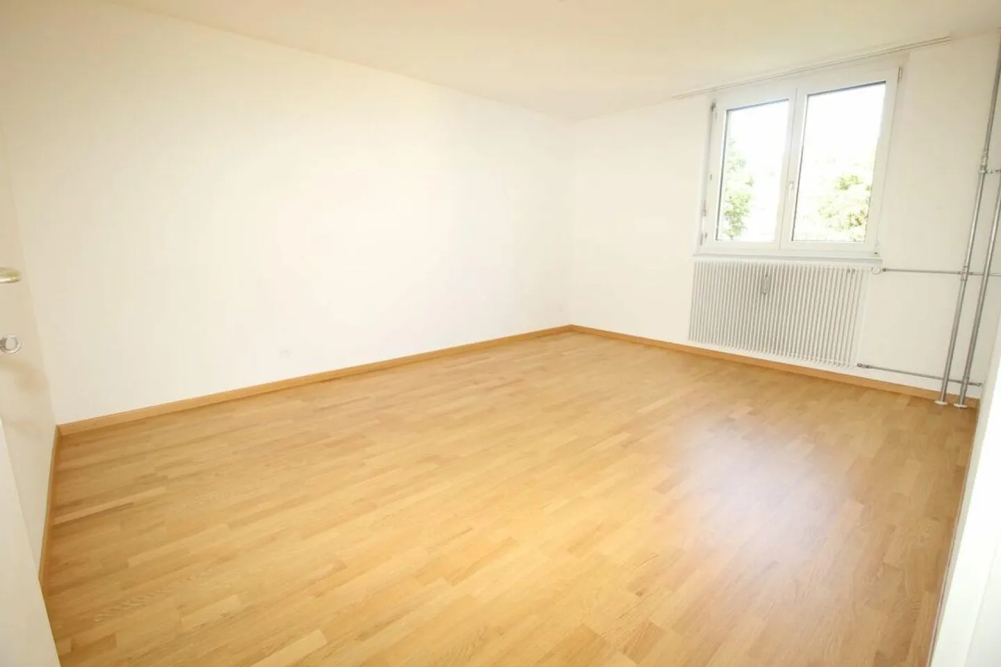 Bright apartment in a great location - Photo 5 of 9