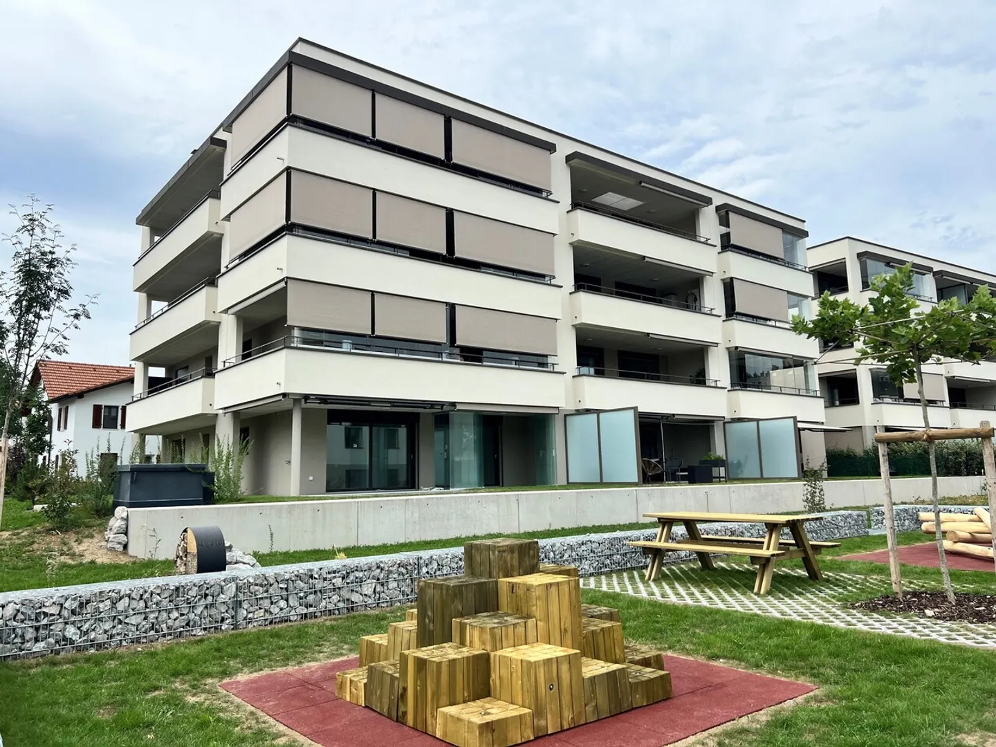 Elegante appartamento 4½ locali con giardino - Foto 2 di 18