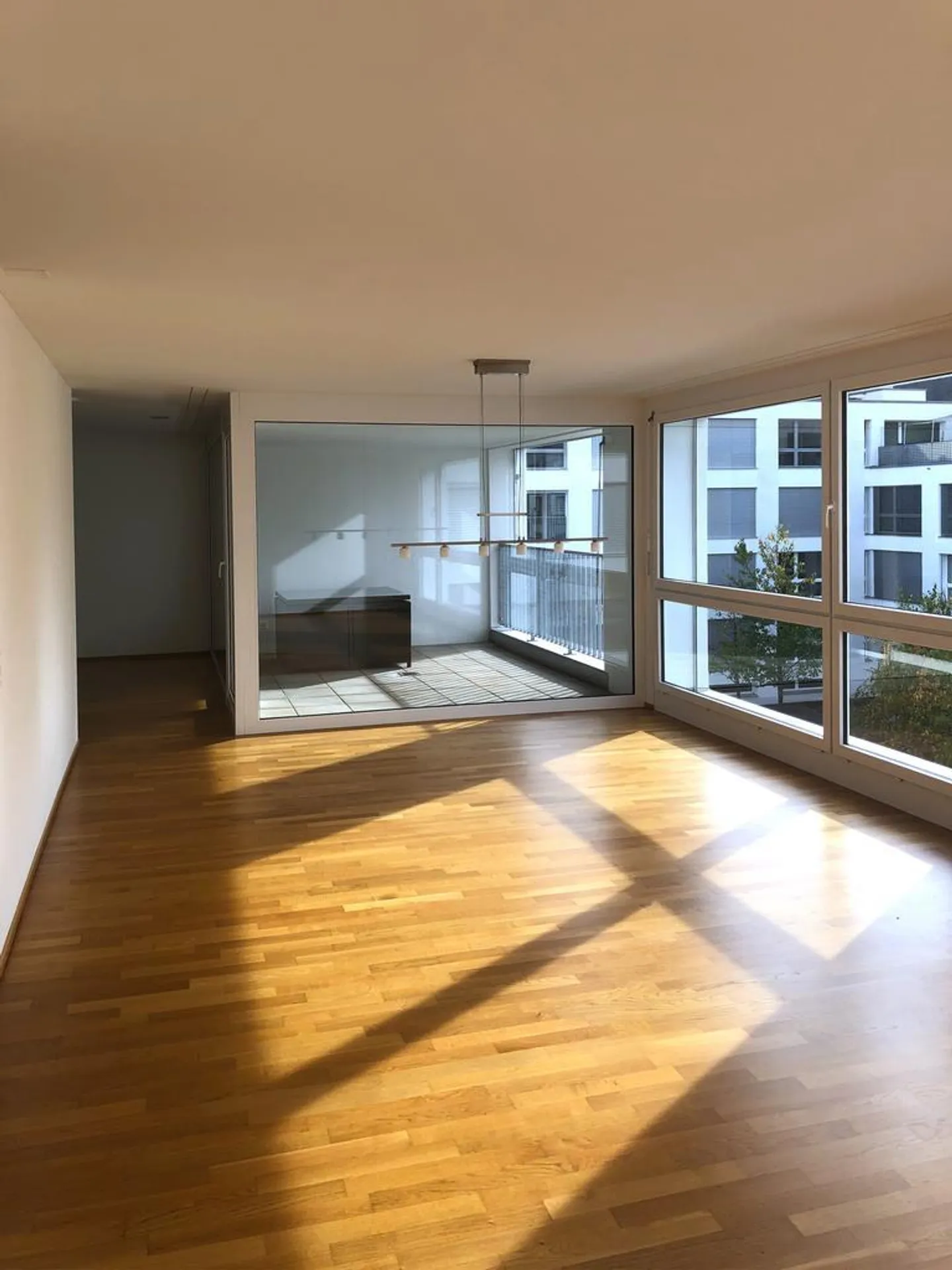 3.5 Room Apartment - Photo 3 of 7