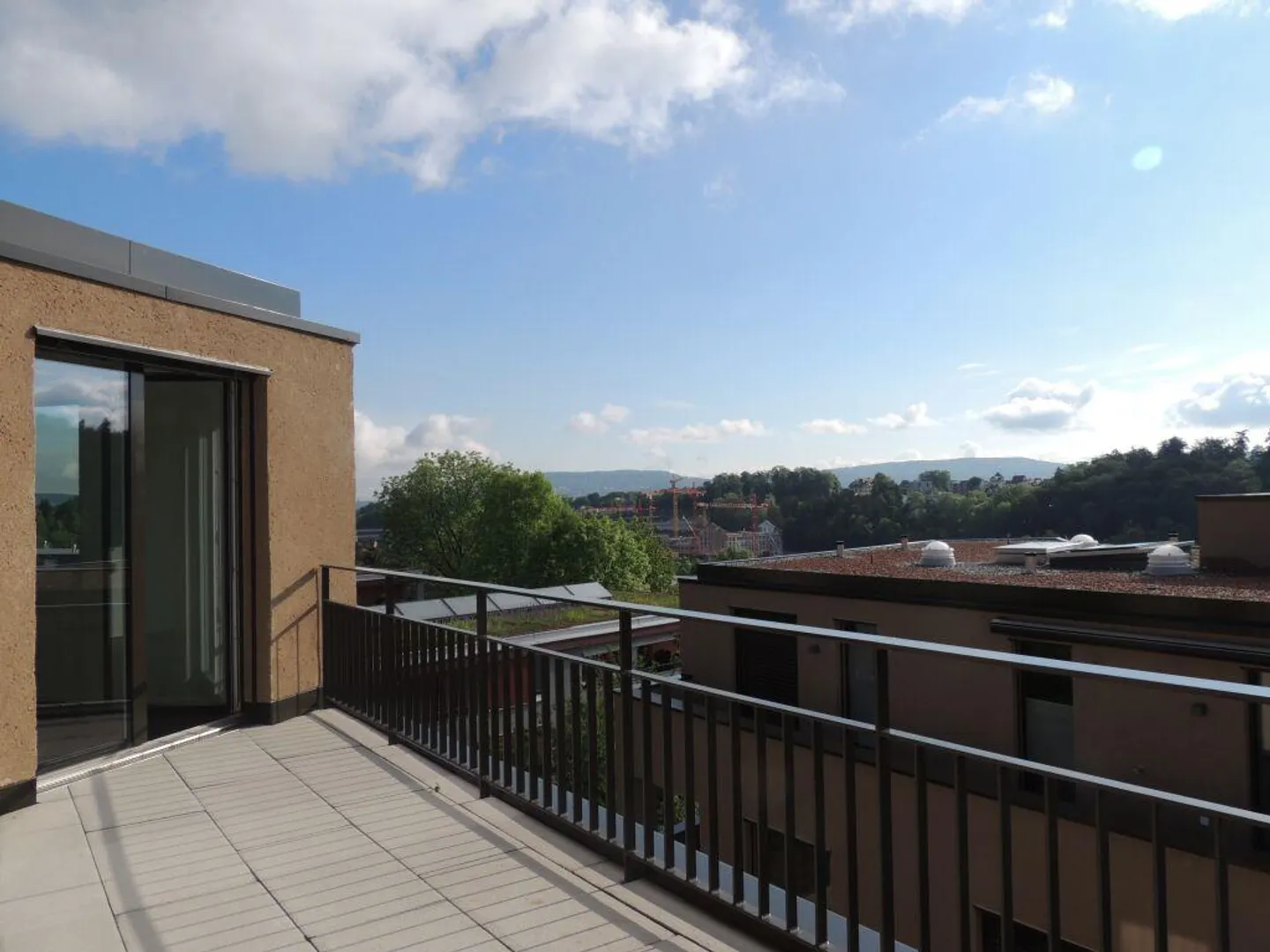 Appartement 2,5 pièces lumineux, spacieux et meublé - Photo 8 sur 9