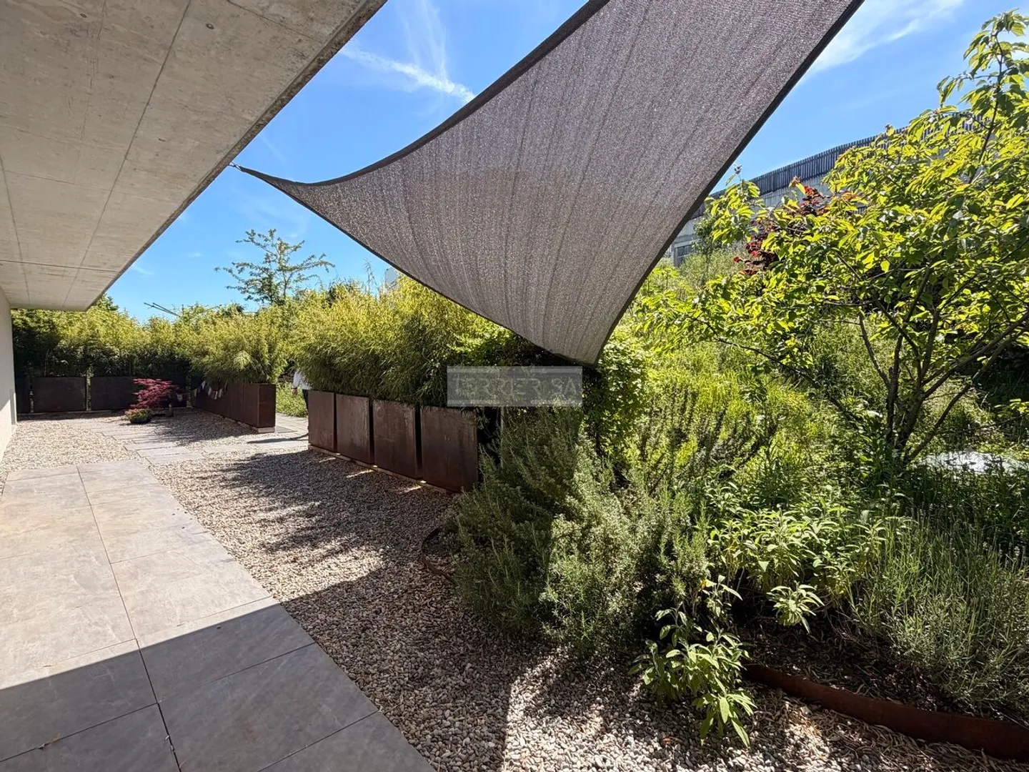 Penthouse of high class with 6.5 rooms and large terrace - Photo 12 of 13