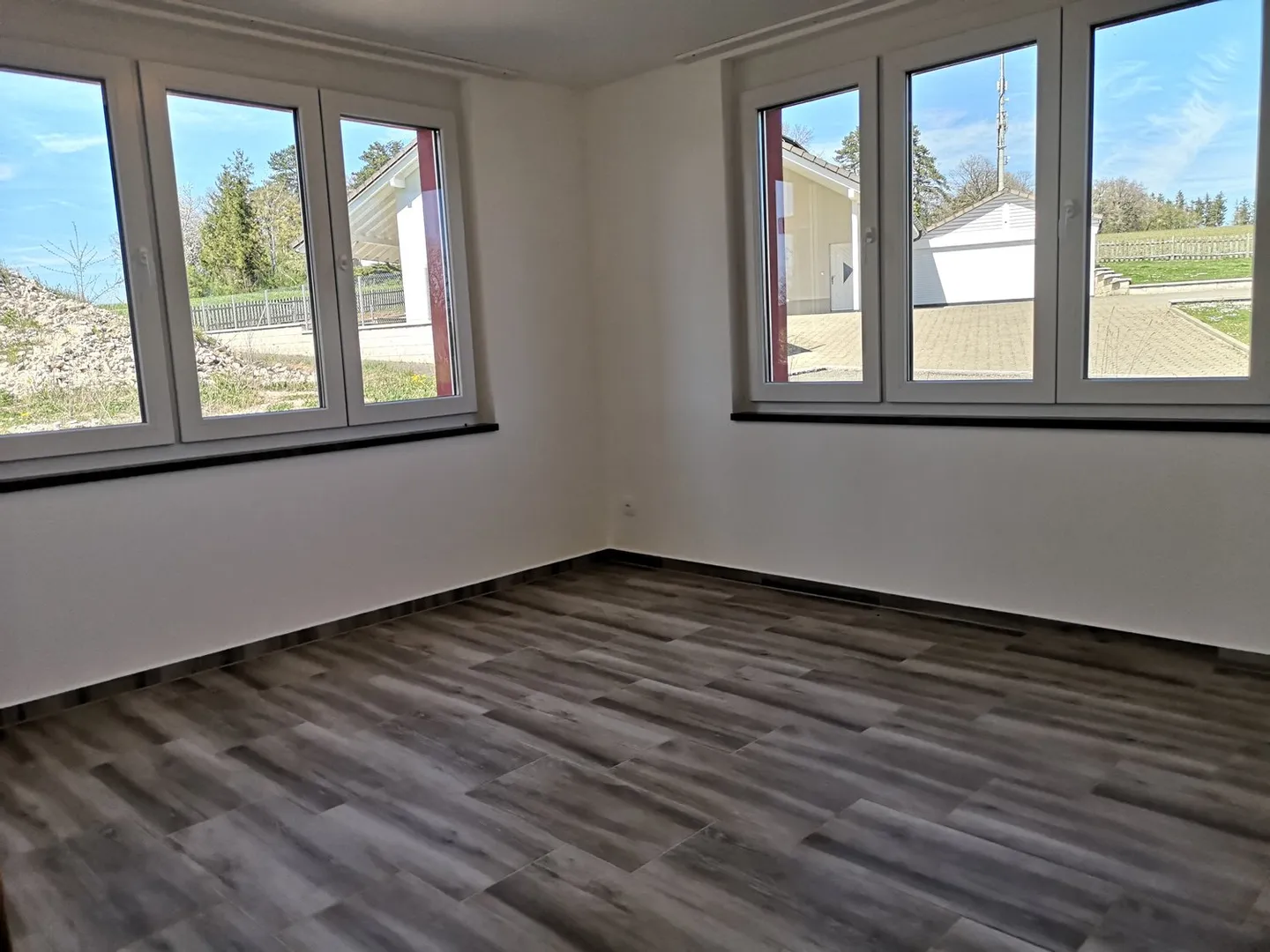 Magnificent 4.5-room apartment with terrace and veranda, 200m2 garden optional - Photo 7 of 24