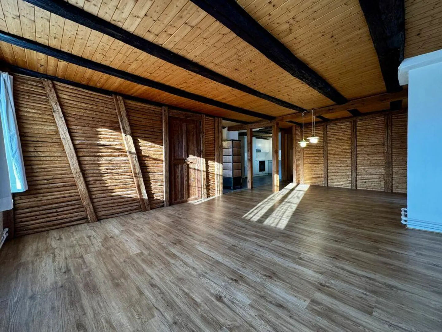 Appartement Charmant avec Terrasse - Photo 4 sur 10