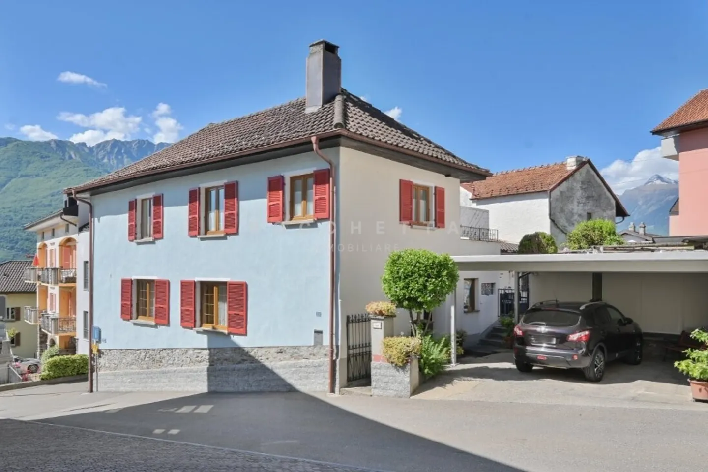 Large and well-kept historic Ticino house with splendid outdoor space - Photo 1 of 15